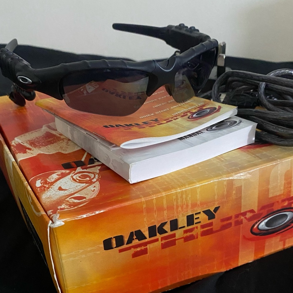 Oakley Thump Glasses 128MB